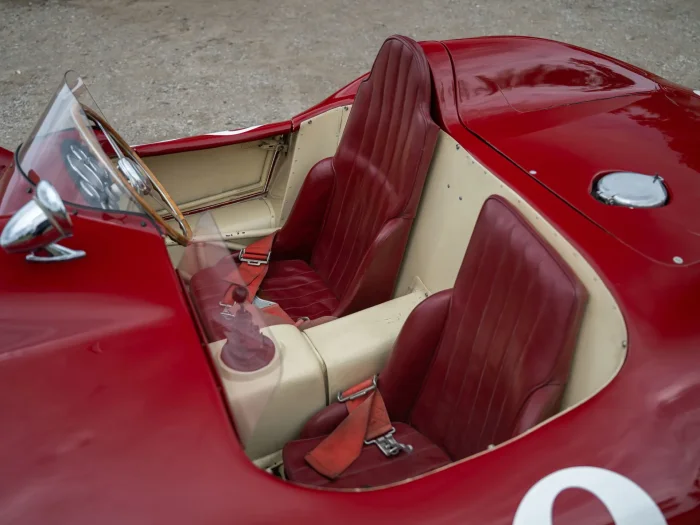 Историческая Ferrari 1955 года, принадлежавшая легендарному Кэрроллу Шелби, выставлена на аукцион!