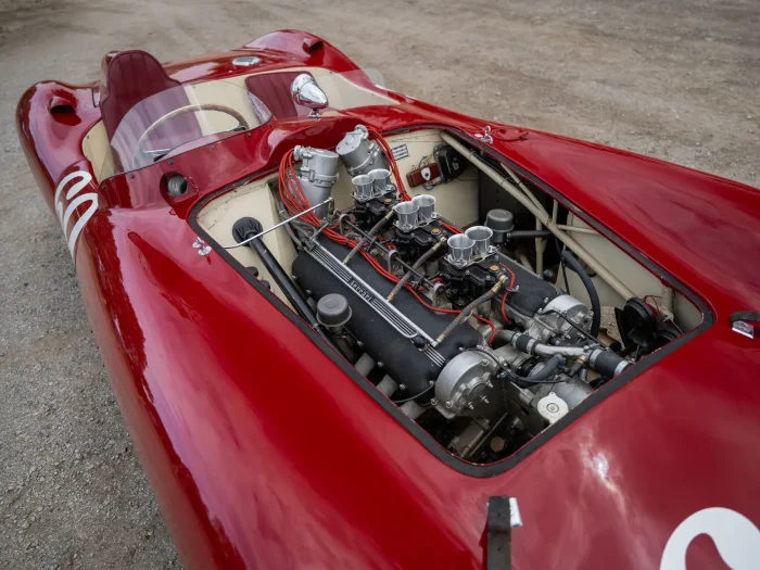 Историческая Ferrari 1955 года, принадлежавшая легендарному Кэрроллу Шелби, выставлена на аукцион!