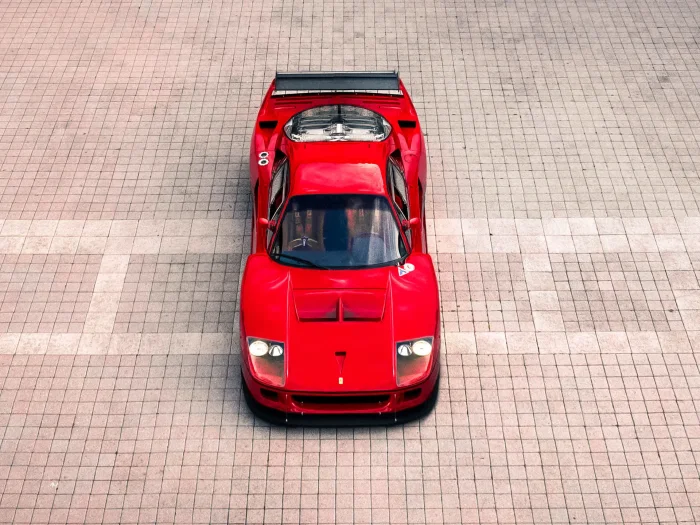 Исторический Ferrari F40: скорость и цена в одном автомобиле