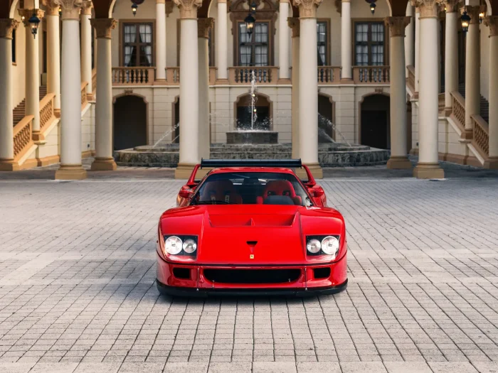Исторический Ferrari F40: скорость и цена в одном автомобиле