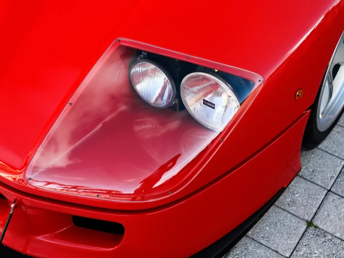 Исторический Ferrari F40: скорость и цена в одном автомобиле