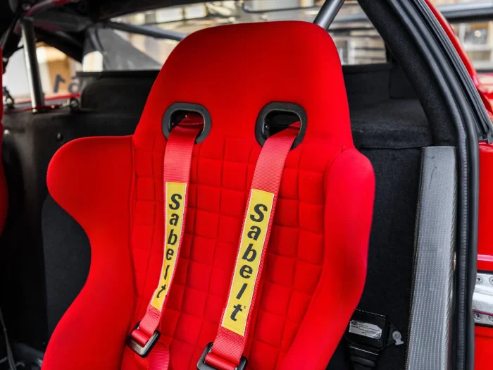 Исторический Ferrari F40: скорость и цена в одном автомобиле
