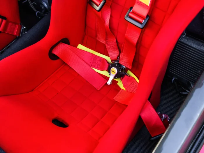 Исторический Ferrari F40: скорость и цена в одном автомобиле