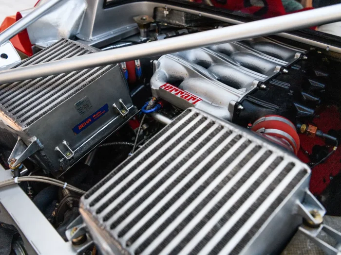 Исторический Ferrari F40: скорость и цена в одном автомобиле