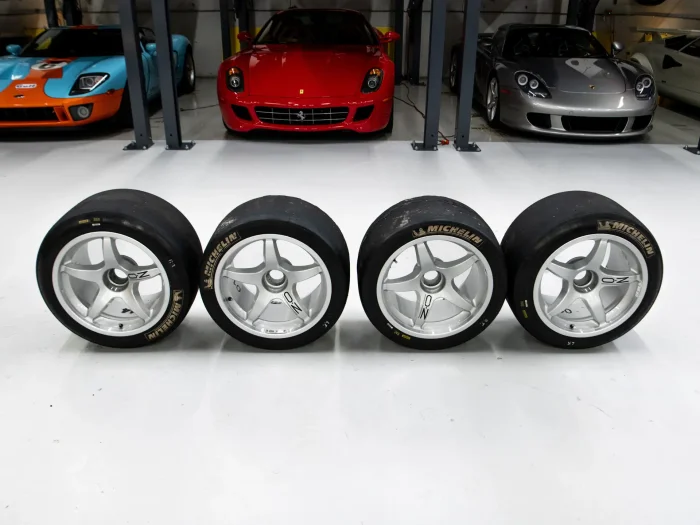 Исторический Ferrari F40: скорость и цена в одном автомобиле