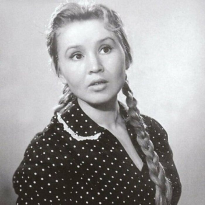 Трагическая гибель красавицы Фроси Бурлаковой: история смерти от стакана молока